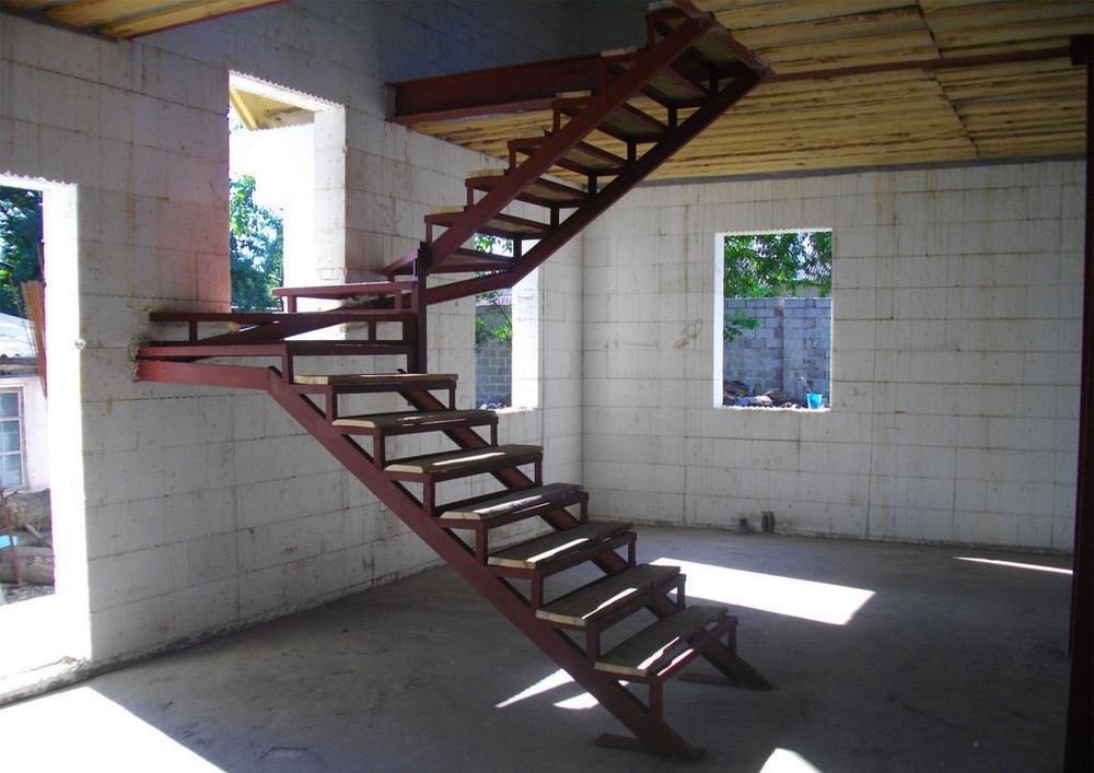 лестница из металла