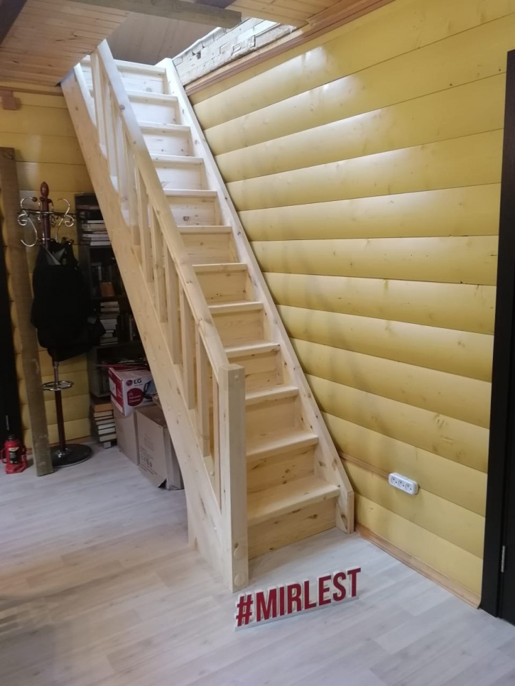 Лестница из сосны в СНТ Дачное
