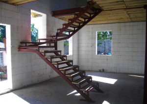 Изготовление и сборка металлической лестницы