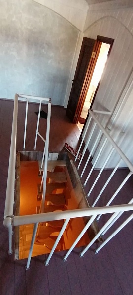 Лестница Гусиный шаг в белом цвете 