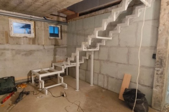 Металлический каркас в деревне Кулаково