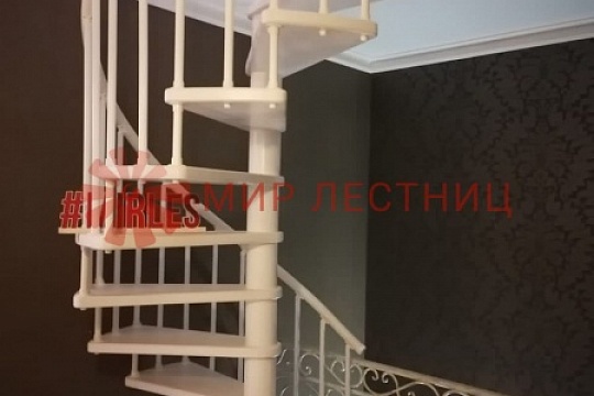 Винтовая лестница в КП Белый Берег