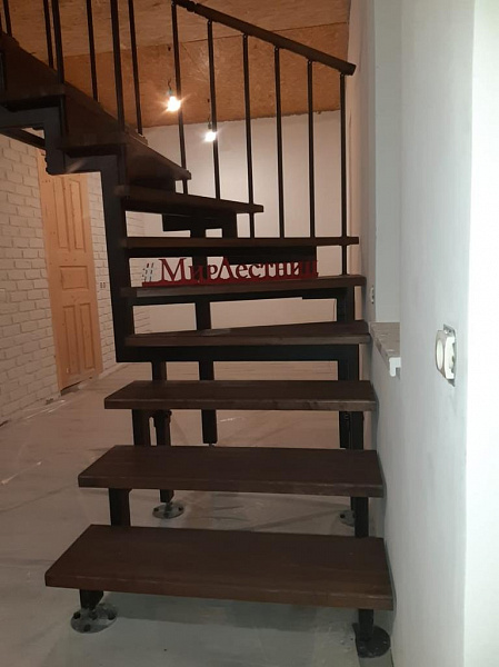Лестница на металлокаркасе в Дорохово