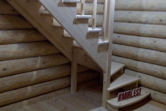 Лестница из дерева в СНТ Дивный-2