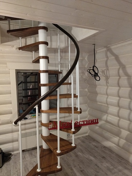 Винтовая лестница в Пушкинском районе