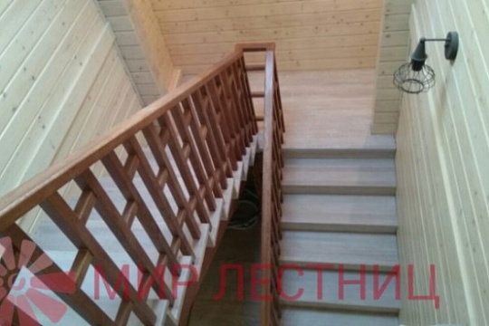 Лестница из дуба с брашировкой (КП Фломандия)