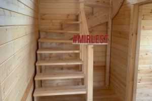 Монтаж деревянной лестницы в КП Янтарный