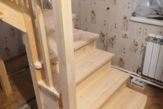 Лестница из сосны в СНТ Керамик