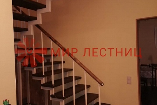 Лестница на стереокосоуре в селе Раменье