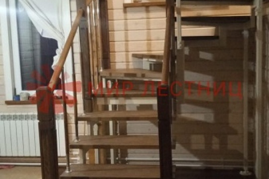 Лестница на двойном металлическом каркасе