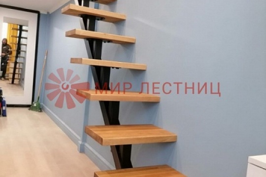Прямая лестница без ограждения